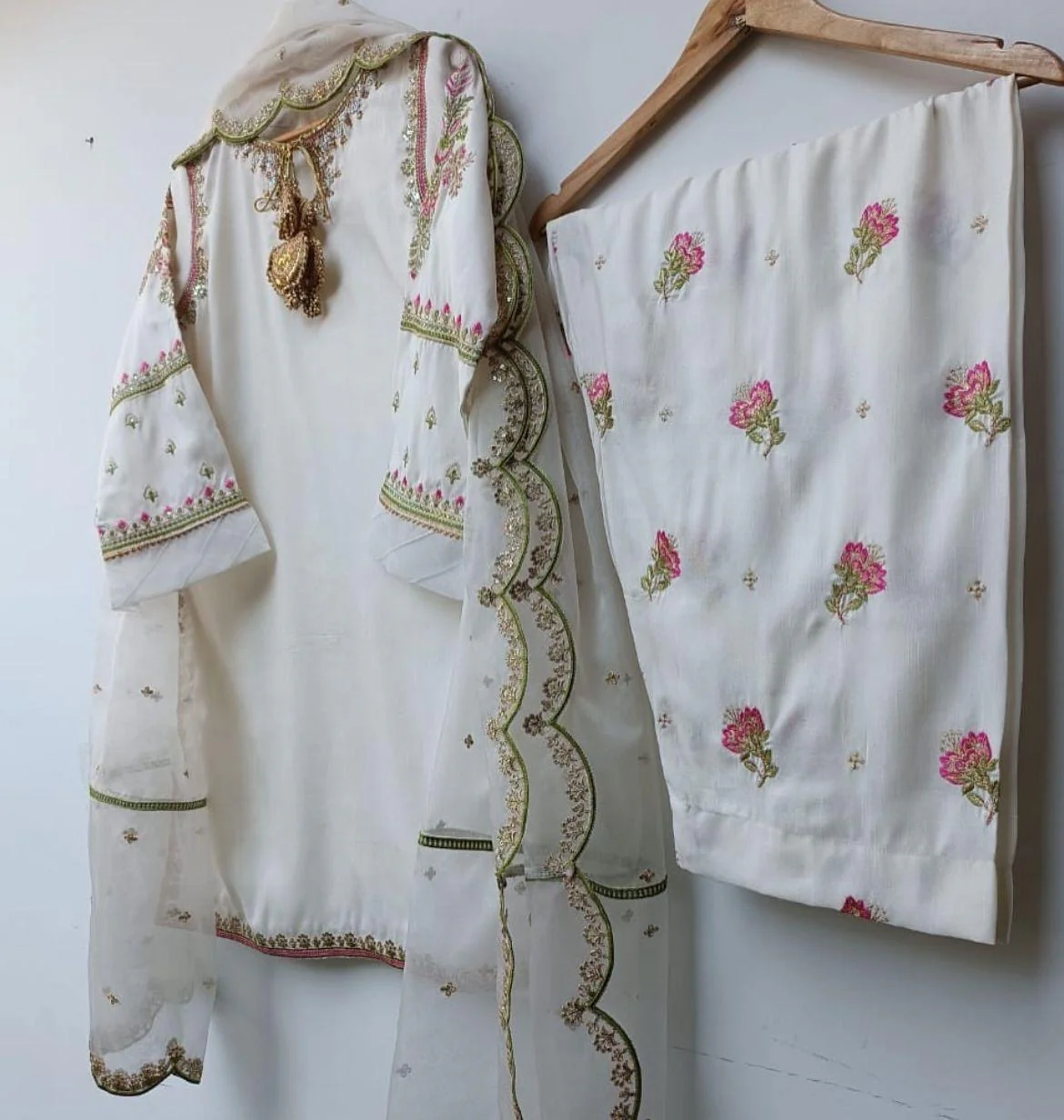 Mehrun nisa 3pcs - Image 3