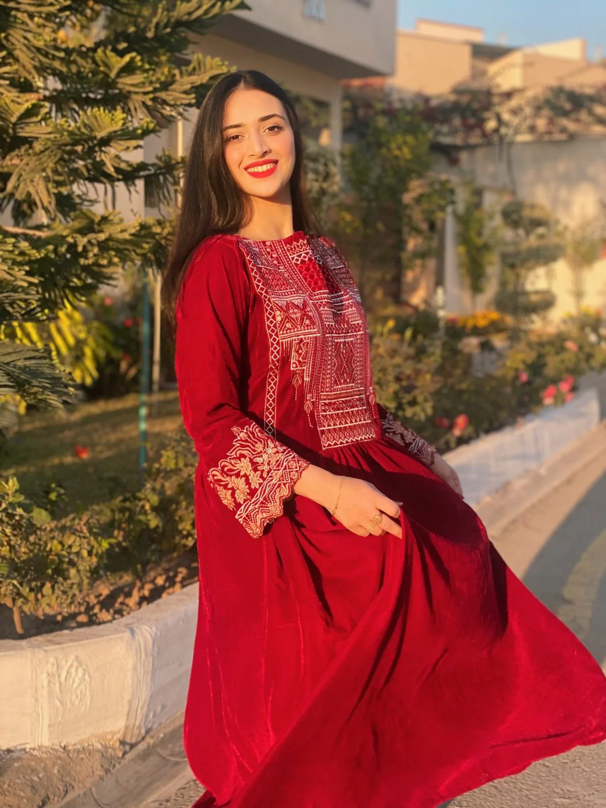 New Velvet Tilla Embroidery Maxi - Image 4