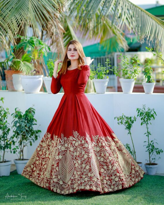 Border Embroidery Heavy Maxi - Image 4